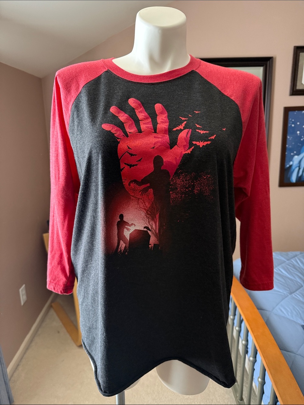 Black & Red Graphic Raglan Shirt - Zombie Silhouette Design-xxl